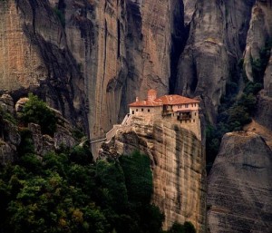 μοναστήρια