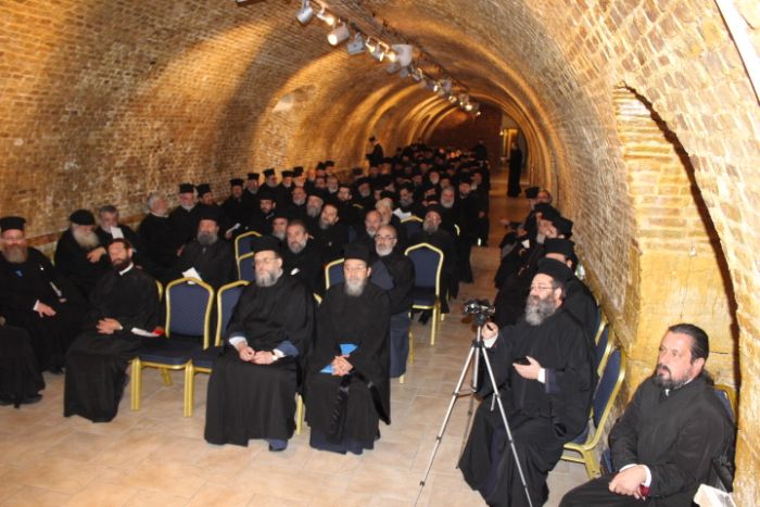 ιερατική σύναξη