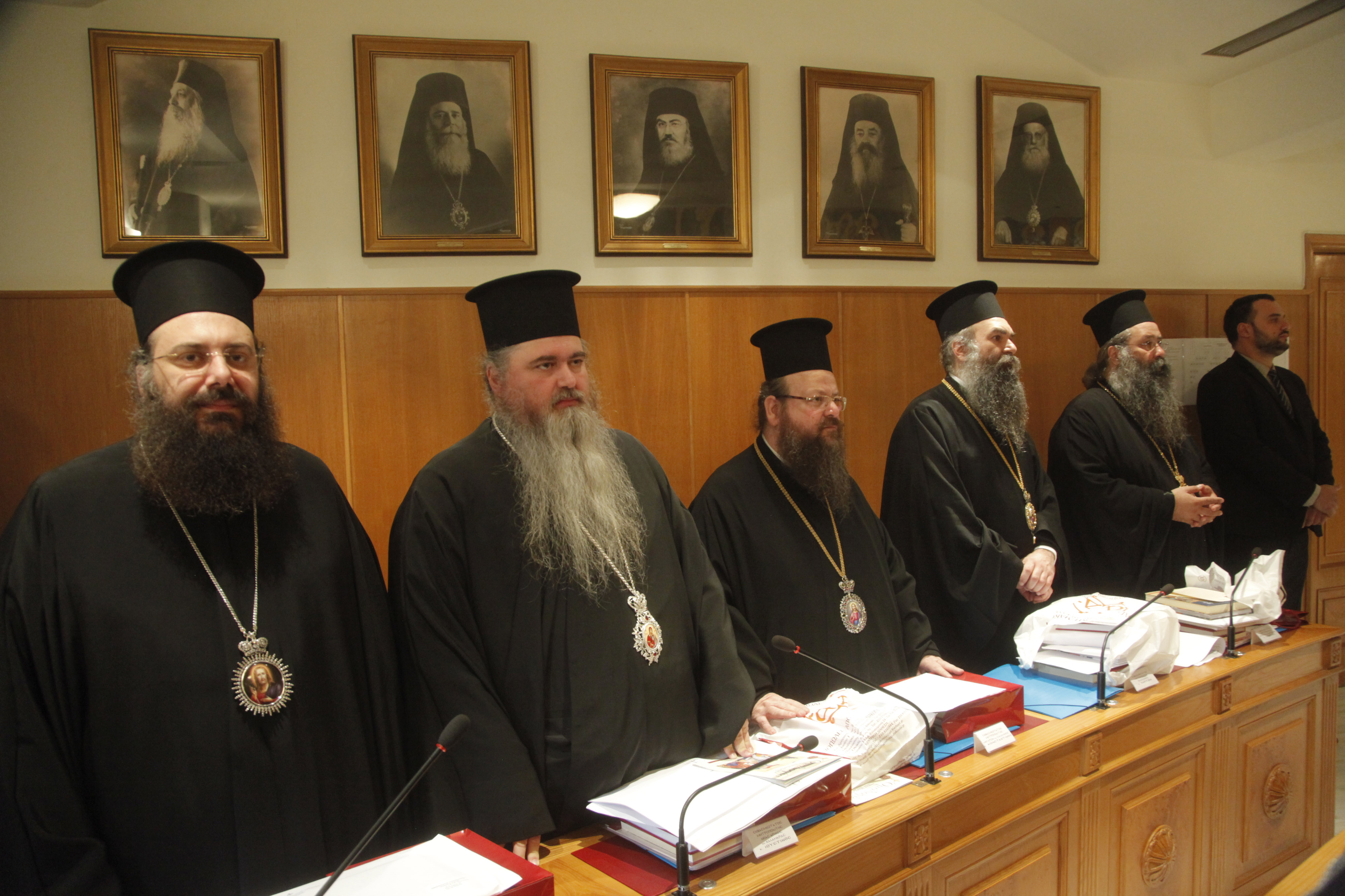 ÓÕÍÅÄÑÉÁÓÇ ÔÇÓ ÉÅÑÁÑ×ÉÁÓÓ ÔÇÓ ÅÊÊËÁÇÓÉÁÓ ÔÇÓ ÅËËÁÄÁÓ(ÌÏÍÇ ÐÅÔÑÁÊÇ)--×ÑÇÓÔÏÓ ÌÐÏÍÇÓ//EUROKINISSI