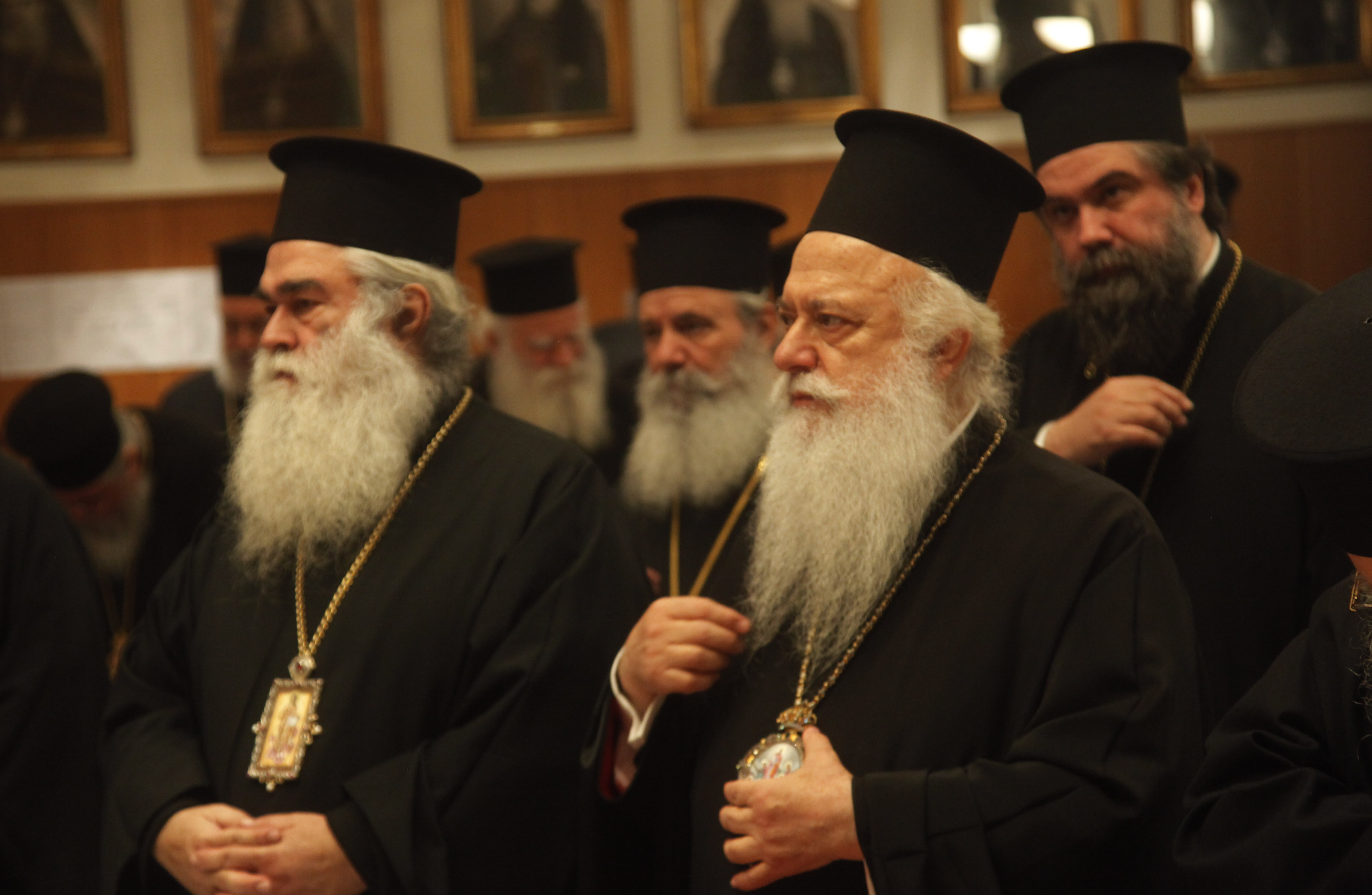 ÓÕÍÅÄÑÉÁÓÇ ÔÇÓ ÉÅÑÁÑ×ÉÁÓÓ ÔÇÓ ÅÊÊËÁÇÓÉÁÓ ÔÇÓ ÅËËÁÄÁÓ(ÌÏÍÇ ÐÅÔÑÁÊÇ)--×ÑÇÓÔÏÓ ÌÐÏÍÇÓ//EUROKINISSI