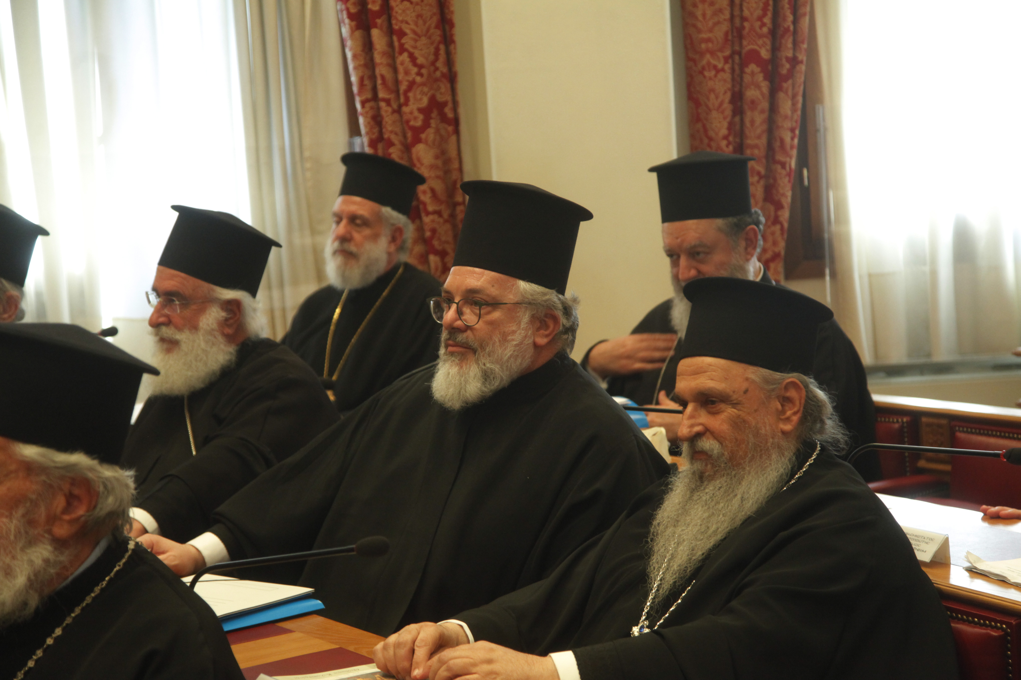 ÅÊËÏÃÇ ÌÇÔÑÏÐÏËÉÔÇ ÊÁÑÐÅÍÇÓÉÏÕ--×ÑÇÓÔÏÓ ÌÐÏÍÇÓ