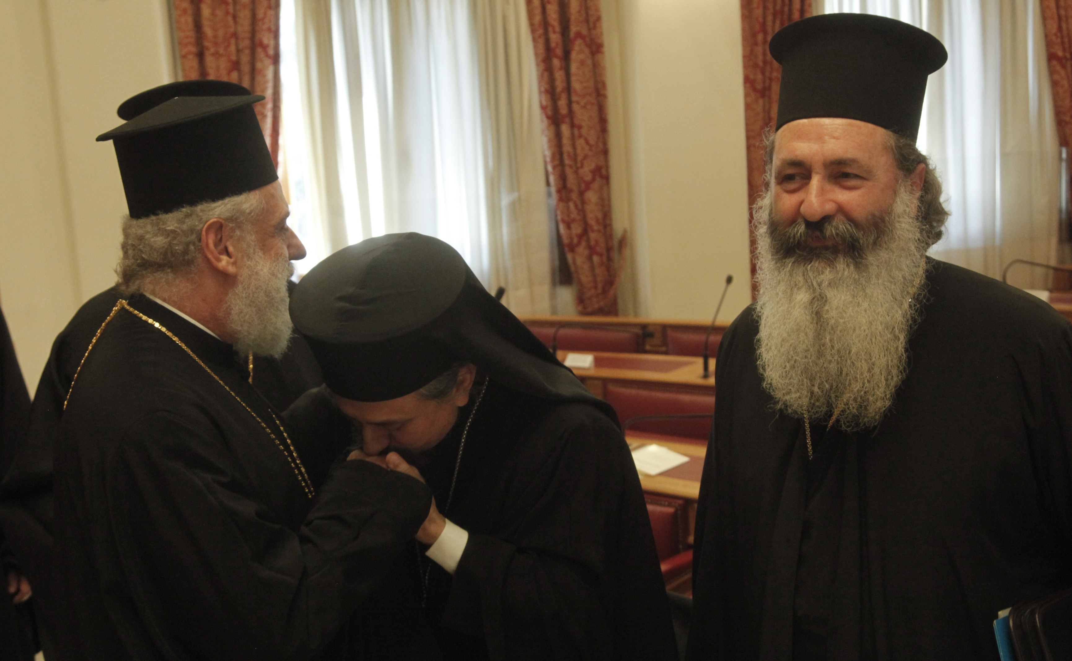 ÅÊËÏÃÇ ÌÇÔÑÏÐÏËÉÔÇ ÊÁÑÐÅÍÇÓÉÏÕ--×ÑÇÓÔÏÓ ÌÐÏÍÇÓ