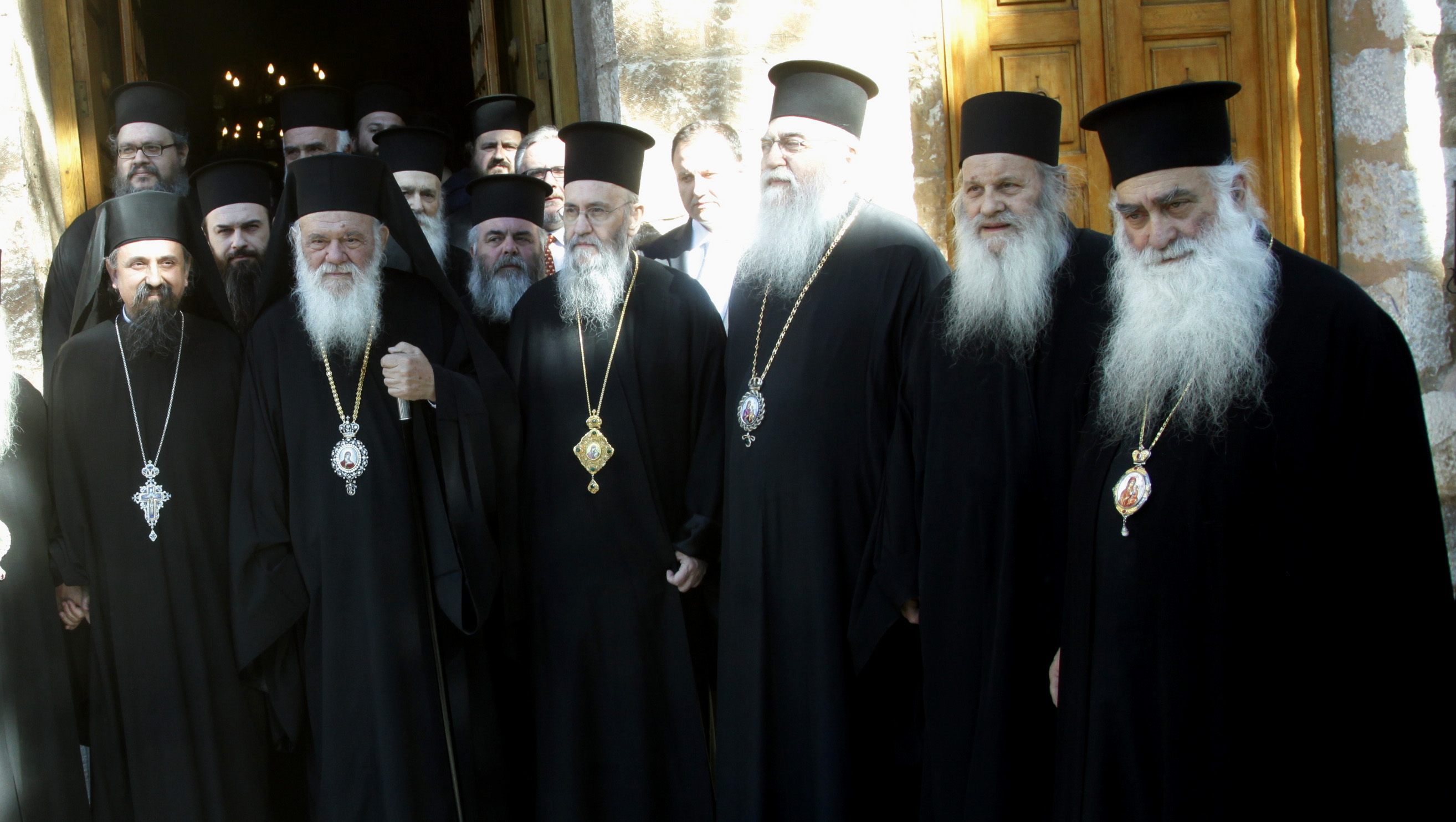 ÅÊËÏÃÇ ÌÇÔÑÏÐÏËÉÔÇ ÊÁÑÐÅÍÇÓÉÏÕ--×ÑÇÓÔÏÓ ÌÐÏÍÇÓ