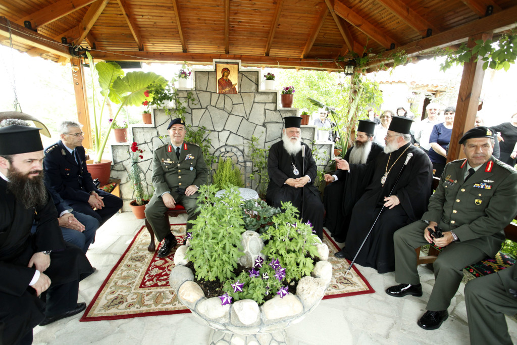 ÏÑÅÓÔÉÁÄÁ--ÅÐÉÓÊÅØÇ ÔÏÕ ÁÑ×ÉÅÐÉÓÊÏÐÏÕ ÉÅÑÙÍÕÌÏÕ ÓÔÇÍ ÌÏÍÇ ÁÃÉÁÓ ÐÁÑÁÓÊÅÕÇÓ --(×ÑÇÓÔÏÓ ÌÐÏÍÇÓ//EUROKINISSI)