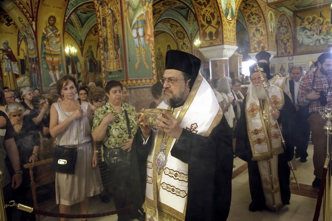 ÁÃÉÁ ÅÉÑÇÍÇ ÃÁËÁÔÓÉÏÕ--ÅÓÐÅÑÉÍÏÓ ÅÃÊÁÉÍÉÙÍ ÔÏÕ ÉÅÑÏÕ ÍÁÏÕ ÁÐÏ ÔÏÍ ÁÑ×ÉÅÐÉÓÊÏÐÏ ÉÅÑÙÍÕÌÏ--×ÑÇÓÔÏÓ ÌÐÏÍÇÓ//EUROKINISSI