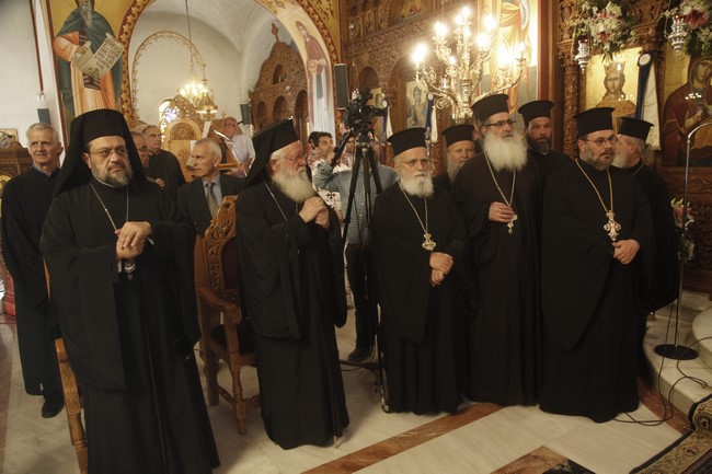 ÁÃÉÁ ÅÉÑÇÍÇ ÃÁËÁÔÓÉÏÕ--ÅÓÐÅÑÉÍÏÓ ÅÃÊÁÉÍÉÙÍ ÔÏÕ ÉÅÑÏÕ ÍÁÏÕ ÁÐÏ ÔÏÍ ÁÑ×ÉÅÐÉÓÊÏÐÏ ÉÅÑÙÍÕÌÏ--×ÑÇÓÔÏÓ ÌÐÏÍÇÓ//EUROKINISSI