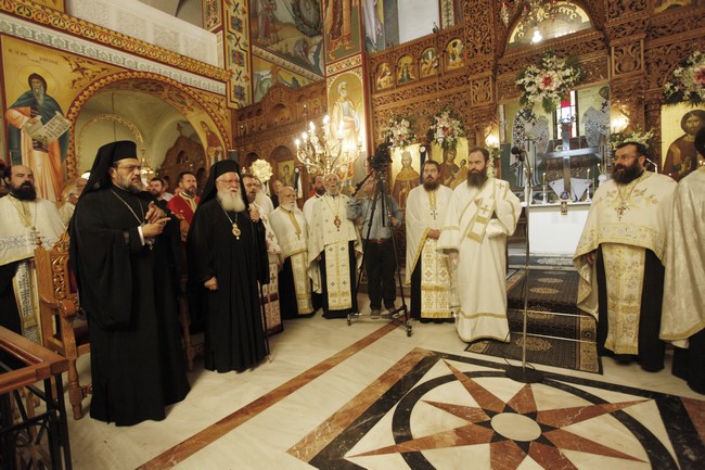 ÁÃÉÁ ÅÉÑÇÍÇ ÃÁËÁÔÓÉÏÕ--ÅÓÐÅÑÉÍÏÓ ÅÃÊÁÉÍÉÙÍ ÔÏÕ ÉÅÑÏÕ ÍÁÏÕ ÁÐÏ ÔÏÍ ÁÑ×ÉÅÐÉÓÊÏÐÏ ÉÅÑÙÍÕÌÏ--×ÑÇÓÔÏÓ ÌÐÏÍÇÓ//EUROKINISSI