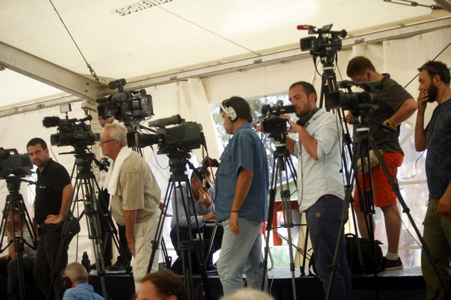 ÊÏËÕÌÐÁÑÉ---ÅÑÃÁÓÉÅÓ ÔÇÓ ÐÁÍÏÑÈÏÄÏÎÏÕ ÓÕÍÏÄÏÕ---ÅÍÇÌÅÑÙÓÇ ÔÙÍ ÅÊÐÑÏÓÙÐÙÍ ÔÙÍ ÌÌÅ ÁÐÏ ÔÏÕÓ ÕÐÅÕÈÕÍÏÕÓ ÔÙÍ ÏÑÈÏÄÏÎÙÍ ÅÊÊËÇÓÉÙÍ--×ÑÇÓÔÏÓ ÌÐÏÍÇÓ/EUROKINISSI