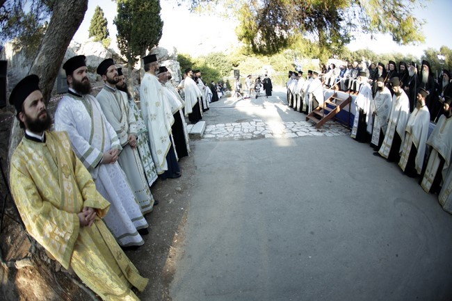 ÐÍÕÊÁ--ÅÓÐÅÑÉÍÏÓ ÃÉÁ ÔÇÍ ÈÑÏÍÉÊÇ ÅÏÑÔÇ ÐÅÔÑÏÕ ÊÁÉ ÐÁÕËÏÕ--×ÑÇÓÔÏÓ ÌÐÏÍÇÓ