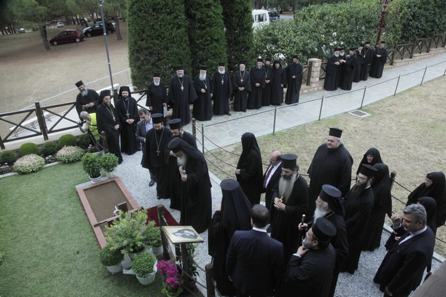 Ï Áñ÷éåðßóêïðïò óôï ÌïíáóôÞñé ôïõ Ïóßïõ Ðáúóßïõ---×ÑÇÓÔÏÓ ÌÐÏÍÇÓ