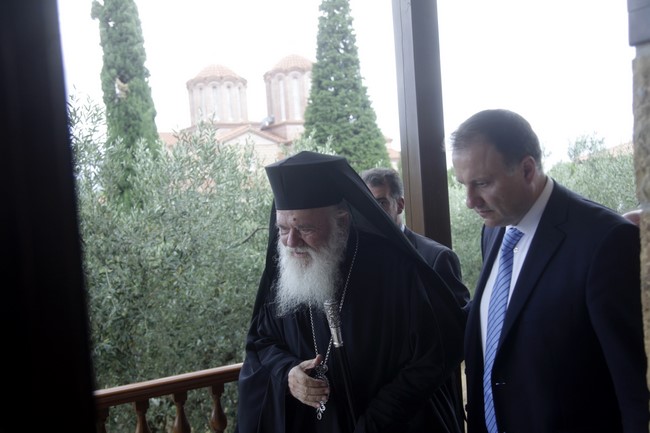 Ï Áñ÷éåðßóêïðïò óôï ÌïíáóôÞñé ôïõ Ïóßïõ Ðáúóßïõ---×ÑÇÓÔÏÓ ÌÐÏÍÇÓ