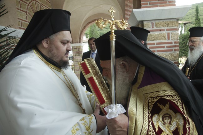 Ï Áñ÷éåðßóêïðïò óôï ÌïíáóôÞñé ôïõ Ïóßïõ Ðáúóßïõ---×ÑÇÓÔÏÓ ÌÐÏÍÇÓ