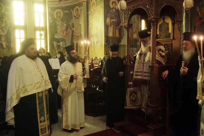 Ï Áñ÷éåðßóêïðïò óôï ÌïíáóôÞñé ôïõ Ïóßïõ Ðáúóßïõ---×ÑÇÓÔÏÓ ÌÐÏÍÇÓ