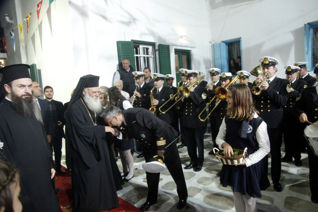 ÌÕÊÏÍÏÓ(19/102016) ÅÓÐÅÑÉÍÏÓ ÓÔÏÍ .Í ÁÃÉÏÕ ÁÑÔÅÌÉÏÕ ÁÐÏ ÔÏÍ ÁÑØÉÅÐÉÓÊÏÐÏ ÉÅÑÙÍÕÌÏ  ÃÉÁ ÔÇÍ ÁÕÑÉÁÍÇ ÅÏÑÔÇ(20/10/2016) ÔÏÕ ÁÃÉÏÕ ÁÑÔÅÌÉÏÕ--×ÑÇÓÔÏÓ ÌÐÏÍÇÓ//EUROKINISSI