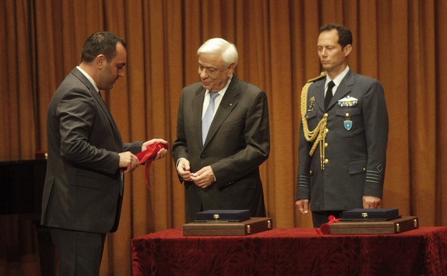 ÌÕÊÏÍÏÓ--ÅÐÉÔÇÌÏÓ ÄÇÌÏÔÇÓ ÔÇÓ ÐÏËÇÓ ÔÇÓ ÌÕÊÏÂÏÕ ÁÍÁÊÇÑÕ×ÈÇÊÁÍ Ï Ð.ô.Ä. ÐÑÏÊÏÐÇÓ ÐÁÕËÏÐÏÕËÏÓ ÊÁÉ Ï ÁÑ×ÉÅÐÉÓÊÏÐÏÓ ÉÅÑÙÍÕÌÏÓ--×ÑÇÓÔÏÓ ÌÐÏÍÇÓ