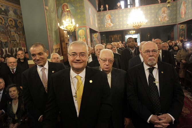 ÐÁÔÑÉÁÑ×ÉÊÇ ÈÅÉÁ ËÅÉÔÏÕÑÃÉÁ ÁÐÏ ÔÏÍ ÐÁÐÁ ÊÁÉ ÐÁÔÑÉÁÑ×Ç ÁËÅÎÁÍÄÑÅÉÁÓ ÈÅÏÄÙÑÏ--×ÑÇÓÔÏÓ ÌÐÏÍÇÓ//EUROKINISSI