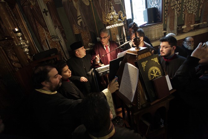 ÐÁÔÑÉÁÑ×ÉÊÇ ÈÅÉÁ ËÅÉÔÏÕÑÃÉÁ ÁÐÏ ÔÏÍ ÐÁÐÁ ÊÁÉ ÐÁÔÑÉÁÑ×Ç ÁËÅÎÁÍÄÑÅÉÁÓ ÈÅÏÄÙÑÏ--×ÑÇÓÔÏÓ ÌÐÏÍÇÓ//EUROKINISSI