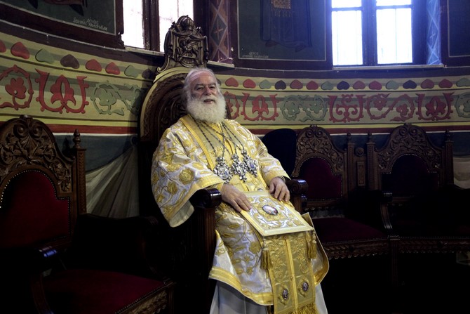 ÐÁÔÑÉÁÑ×ÉÊÇ ÈÅÉÁ ËÅÉÔÏÕÑÃÉÁ ÁÐÏ ÔÏÍ ÐÁÐÁ ÊÁÉ ÐÁÔÑÉÁÑ×Ç ÁËÅÎÁÍÄÑÅÉÁÓ ÈÅÏÄÙÑÏ--×ÑÇÓÔÏÓ ÌÐÏÍÇÓ//EUROKINISSI