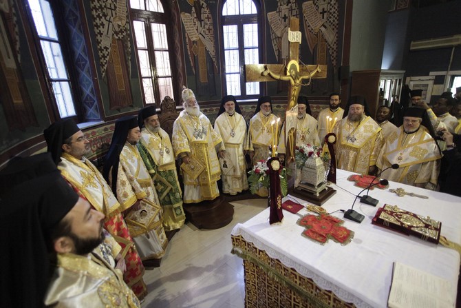 ÐÁÔÑÉÁÑ×ÉÊÇ ÈÅÉÁ ËÅÉÔÏÕÑÃÉÁ ÁÐÏ ÔÏÍ ÐÁÐÁ ÊÁÉ ÐÁÔÑÉÁÑ×Ç ÁËÅÎÁÍÄÑÅÉÁÓ ÈÅÏÄÙÑÏ--×ÑÇÓÔÏÓ ÌÐÏÍÇÓ//EUROKINISSI