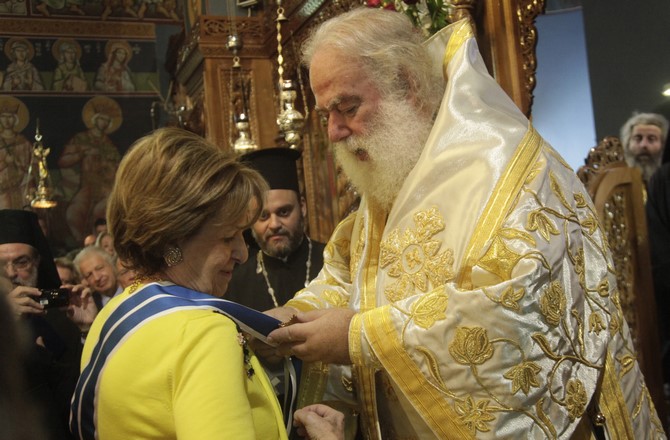 ÐÁÔÑÉÁÑ×ÉÊÇ ÈÅÉÁ ËÅÉÔÏÕÑÃÉÁ ÁÐÏ ÔÏÍ ÐÁÐÁ ÊÁÉ ÐÁÔÑÉÁÑ×Ç ÁËÅÎÁÍÄÑÅÉÁÓ ÈÅÏÄÙÑÏ--×ÑÇÓÔÏÓ ÌÐÏÍÇÓ//EUROKINISSI