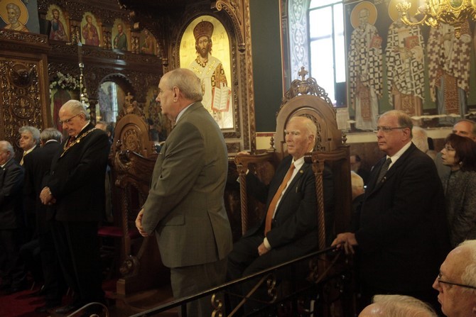 ÐÁÔÑÉÁÑ×ÉÊÇ ÈÅÉÁ ËÅÉÔÏÕÑÃÉÁ ÁÐÏ ÔÏÍ ÐÁÐÁ ÊÁÉ ÐÁÔÑÉÁÑ×Ç ÁËÅÎÁÍÄÑÅÉÁÓ ÈÅÏÄÙÑÏ--×ÑÇÓÔÏÓ ÌÐÏÍÇÓ//EUROKINISSI