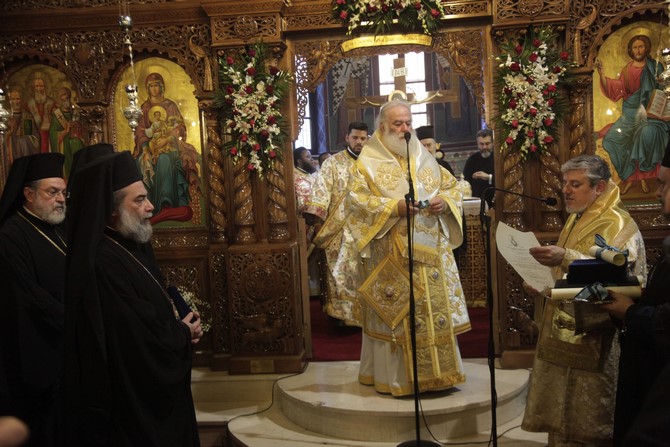 ÐÁÔÑÉÁÑ×ÉÊÇ ÈÅÉÁ ËÅÉÔÏÕÑÃÉÁ ÁÐÏ ÔÏÍ ÐÁÐÁ ÊÁÉ ÐÁÔÑÉÁÑ×Ç ÁËÅÎÁÍÄÑÅÉÁÓ ÈÅÏÄÙÑÏ--×ÑÇÓÔÏÓ ÌÐÏÍÇÓ//EUROKINISSI