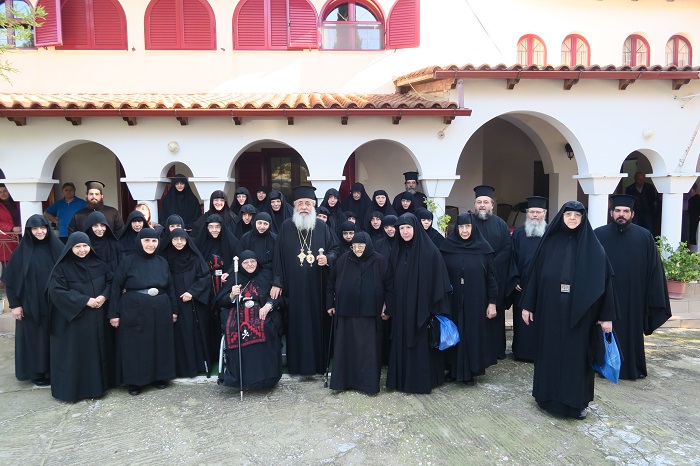 Μοναζουσών