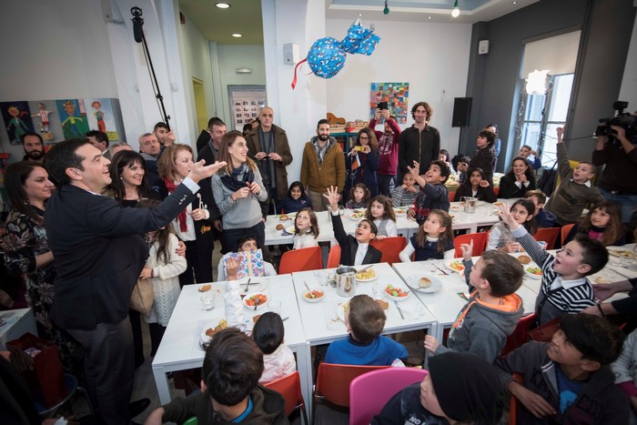 Ï ÁÑ×ÉÐÉÓÊÏÐÏÓ ÉÅÑÙÍÕÌÏÓ ÊÁÉ Ï ÐÑÙÈÕÐÏÕÑÃÏÓ ÁËÅÎÇÓ ÔÓÉÐÑÁÓ ÓÔÏ ÄÇÌÇÔÑÅÉÏ ÉÄÑÕÌÁ(EUROKINISSI/ÃÑÅÁÖÅÉÏ ÔÕÐÏÕ ÐÑÙÈÕÐÏÕÑÃÏÕ/ANDREA BONETTI)