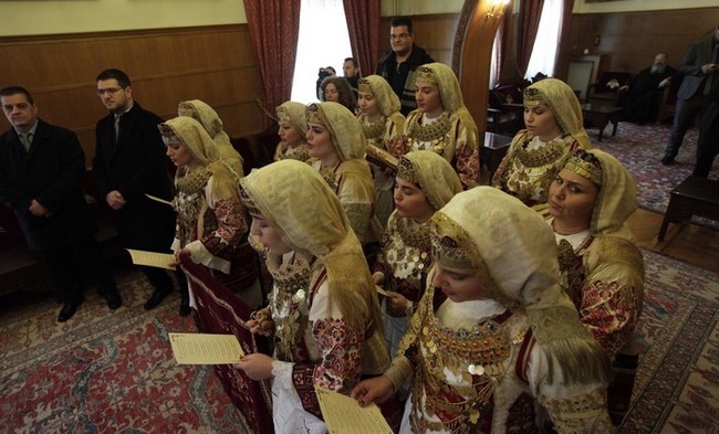 ×ÑÉÓÔÏÕÃÅÍÍÉÁÔÉÊÁ ÊÁËÁÍÔÁ ÓÔÏÍ ÁÑ×ÉÅÐÉÓÊÏÐÏ --(ÖÙÔÏ ÁÑÂÁÉÔÉÊÏÓ ÐÏËÉÔÉÓÔÉÊÏÓ ÓÕËËÏÃÏÓ ) ×ÑÇÓÔÏÓ ÌÐÏÍÇÓ/EUROKINISSI