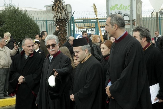 ÅÏÑÔÇ ÈÅÏÖÁÍÅÉÙÍ--ÁÃÉÁÓÌÏÓ ÔÙÍ ÕÄÁÔÙÍ ÓÔÏ ËÉÌÁÍÉ ÔÏÕ ÐÅÉÑÁÉÁ---×ÑÇÓÔÏÓ ÌÐÏÍÇÓ//EUROKINISSI