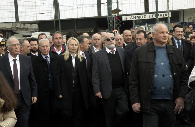 ÅÏÑÔÇ ÈÅÏÖÁÍÅÉÙÍ--ÁÃÉÁÓÌÏÓ ÔÙÍ ÕÄÁÔÙÍ ÓÔÏ ËÉÌÁÍÉ ÔÏÕ ÐÅÉÑÁÉÁ---×ÑÇÓÔÏÓ ÌÐÏÍÇÓ//EUROKINISSI