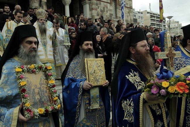 ÅÏÑÔÇ ÈÅÏÖÁÍÅÉÙÍ--ÁÃÉÁÓÌÏÓ ÔÙÍ ÕÄÁÔÙÍ ÓÔÏ ËÉÌÁÍÉ ÔÏÕ ÐÅÉÑÁÉÁ---×ÑÇÓÔÏÓ ÌÐÏÍÇÓ//EUROKINISSI