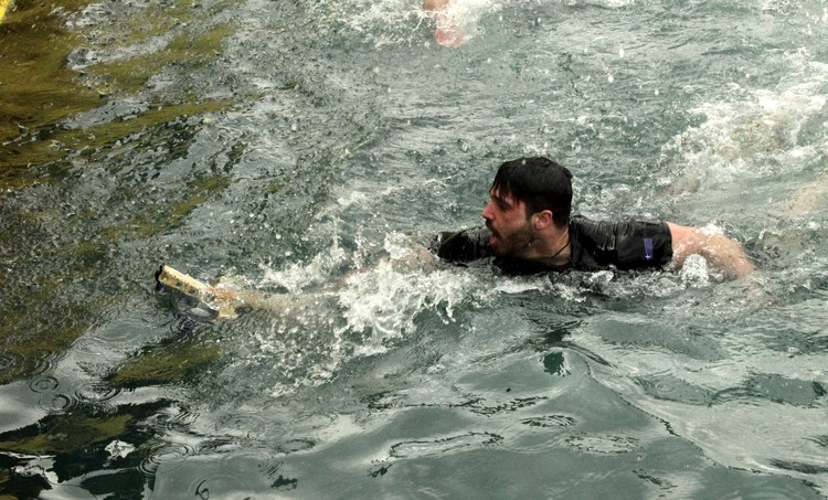 ÅÏÑÔÇ ÈÅÏÖÁÍÅÉÙÍ--ÁÃÉÁÓÌÏÓ ÔÙÍ ÕÄÁÔÙÍ ÓÔÏ ËÉÌÁÍÉ ÔÏÕ ÐÅÉÑÁÉÁ---×ÑÇÓÔÏÓ ÌÐÏÍÇÓ//EUROKINISSI