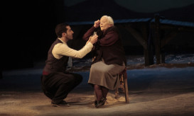 φιλιώ χαϊδεμένου