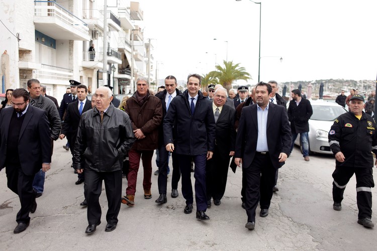 ÓÁËÁÌÉÍÁ - Ï ÐÑÏÅÄÑÏÓ ÔÇÓ ÍÄ ÊÕÑ. ÌÇÔÓÏÔÁÊÇÓ ÓÔÇÍ ÅÏÑÔÇ ÔÙÍ ÈÅÏÖÁÍÅÉÙÍ (EUROKINISSI/ÃÉÙÑÃÏÓ ÊÏÍÔÁÑÉÍÇÓ)