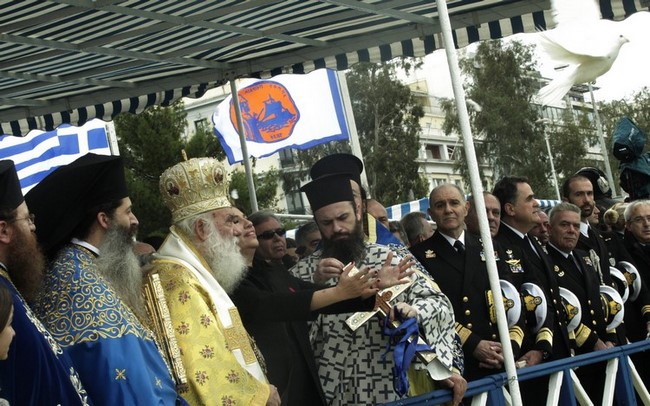 ÅÏÑÔÇ ÈÅÏÖÁÍÅÉÙÍ--ÁÃÉÁÓÌÏÓ ÔÙÍ ÕÄÁÔÙÍ ÓÔÏ ËÉÌÁÍÉ ÔÏÕ ÐÅÉÑÁÉÁ---×ÑÇÓÔÏÓ ÌÐÏÍÇÓ//EUROKINISSI