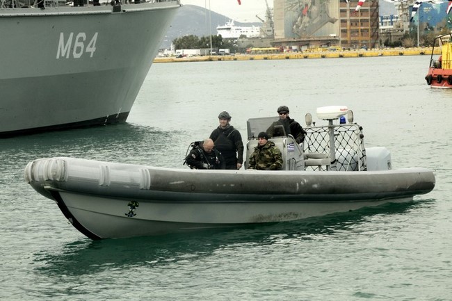 ÅÏÑÔÇ ÈÅÏÖÁÍÅÉÙÍ--ÁÃÉÁÓÌÏÓ ÔÙÍ ÕÄÁÔÙÍ ÓÔÏ ËÉÌÁÍÉ ÔÏÕ ÐÅÉÑÁÉÁ---×ÑÇÓÔÏÓ ÌÐÏÍÇÓ//EUROKINISSI