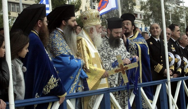 ÅÏÑÔÇ ÈÅÏÖÁÍÅÉÙÍ--ÁÃÉÁÓÌÏÓ ÔÙÍ ÕÄÁÔÙÍ ÓÔÏ ËÉÌÁÍÉ ÔÏÕ ÐÅÉÑÁÉÁ---×ÑÇÓÔÏÓ ÌÐÏÍÇÓ//EUROKINISSI