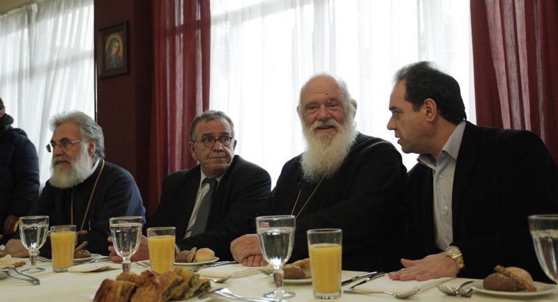 Ï ÁÑ×ÉÅÐÉÓÊÏÐÏÓ ÉÅÑÙÍÕÌÏÓ ÊÁÉ Ï ÕÐ. ÌÅÔÁÍÁÓÔÅÕÔÉÊÇÓ ÐÏËÉÔÉÊÇÓ ÃÉÁÍÍÇÓ ÌÏÕÆÁËÁÓ ÓÅ ÎÅÍÙÍÁ ÁÍÇËÉÊÙÍ ÌÅÔÁÍÁÓÔÙN--×ÑÇÓÔÏÓ ÌÐÏÍÇÓ