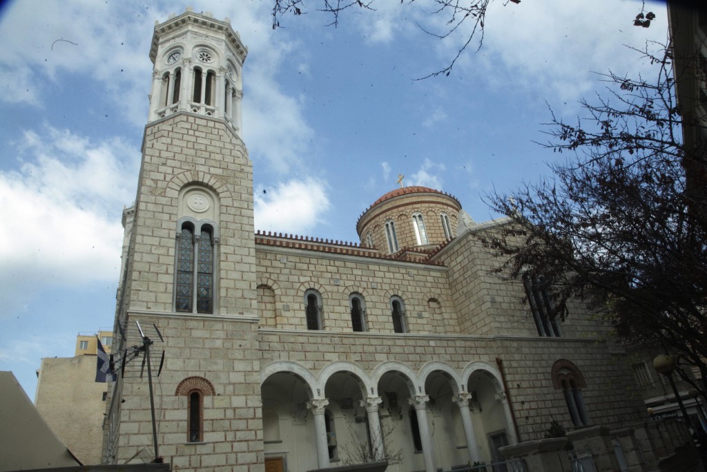 Χρυσοσπηλιώτισσα