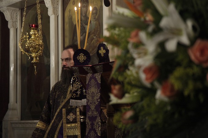 ÐÅÔÑÁËÙÍÁ--Ï ÁÑ×ÉÅÐÉÓÊÏÐÏÓ ÉÅÑÙÍÕÌÏÓ ÓÔÇÍ ÁÊÏËÏÕÈÉÁ ÔÏÕ ÍÕÌÖÉÏÕ(ÁÃÉÁ ÁÉÊÁÔÅÑÉÍÇ ÐÅÔÑÁËÙÍÙÍ ÌÅÃÁËÇ ÄÅÕÔÅÑÁ)--×ÑÇÓÔÏÓ ÌÐÏÍÇÓ