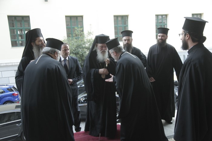 ÌÅÃÁËÇ ÔÑÉÔÇ  ÁÊÏËÏÕÈÉÁ ÔÏÕ ÍÕÌÖÉÏÕ---×ÑÇÓÔÏÓ ÌÐÏÍÇÓ