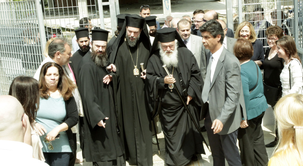 Ï ÁÑ×ÉÅÐÉÓÊÏÐÏÓ ÉÅÑÙÍÕÌÏÓ ÓÔÁ ÅÃÊÁÉÍÉÁ Ó×ÏËÅÉÏÕ ÓÔÏ ÍÅÏ ÇÑÁÊËÅÉÏ--×ÑÇÓÔÏÓ ÌÐÏÍÇÓ