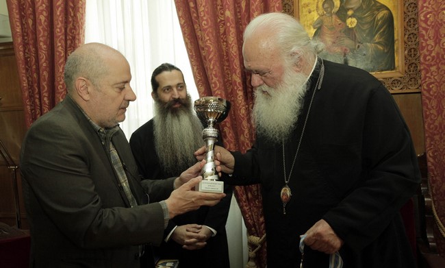 Ç ÏÌÁÄÁ ÌÐÁÓÊÅÔ ÔÇÓ ÁÑ×ÉÅÐÉÊÓÏÐÇ ÊÕÐÅËËÏÕ×ÏÓ ÓÔÏ ÅÑÃÁÓÉÁÊÏ ÐÑÙÔÁÈËÇÌÁ--×ÑÇÓÔÏÓ ÌÐÏÍÇÓ//