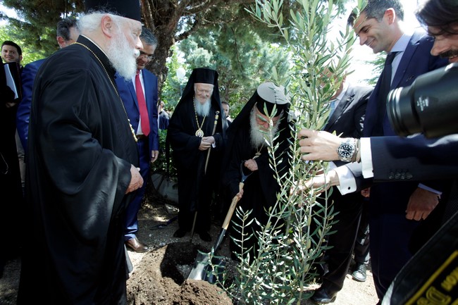 Ó×ÇÌÁÔÁÑÁÉ--ÇÌÅÑÉÄÁÉ-ÅÊÄÇËÙÓÇ ÔÇÓ ÐÅÑÉÖÅÑÅÉÁÓ ÓÔÅÑÅÁÓ ÅËËÁÄÁÓ ÃÉÁ ÔÏ ÐÅÑÉÂÁËËÏÍ ×ÁÉÑÅÔÉÓÌÏÕÓ ÁÐÏ  ÔÏÍ ÐÁÔÑÉÁÑ×Ç ÂÁÑÈÏËÏÌÁÉÏ ÊÁÉ ÔÏÕ  Ð.ô.Ä ÐÑÏÊÏÐÇ ÐÁÕËÏÐÏÕËÏ//×ÑÇÓÔÏÓ ÌÌÐÏÍÇÓ//EUROKINISSI