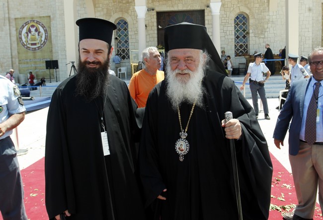 ×ÁÍÉÁ--ËÅÉÔÏÕÑÃÉÁ ÓÔÏÍ ÉÅÑÏ ÍÁÏ ÐÅÔÑÏÕ ÊÁÉ ÐÁÕËÏÕ ÔÙÍ ÐÑÏÊÁÈÇÌÅÍÙÍ ÏÑÈÏÄÏÎÙÍ ÅÊÊËÇÓÉÙÍ(óôéãìéïôõðá ìåôá ôçí ëåéôïõñãéá)-----×ÑÇÓÔÏÓ ÌÐÏÍÇÓ//EUROKINISSI