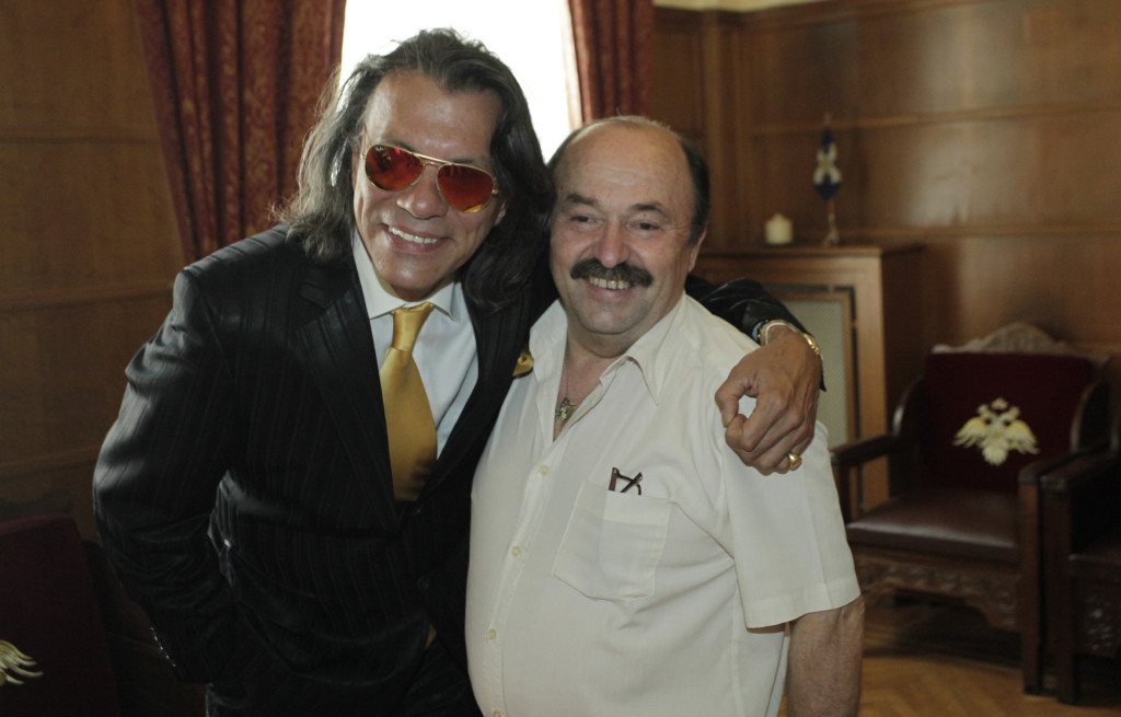 ÓÕÍÁÍÔÇÓÇÅÉÓ ÔÏÕ ÁÑ×ÉÅÐÉÓÊÏÐÏÕ ÉÅÑÙÍÕÌÏÕ ÌÅ ÔÏÕÓ ÓÁÊÇ ÑÏÕÂÁ ÇËÉÁ ØÉÍÁÊÁÇ ÊÁÉ ÐÅÔÑÏ ÃÁÉÔÁÍÏ(--ÓÔÉÃÌÉÏÔÕÐÏ ME TON ) ×ÑÇÓÔÏÓ ÌÐÏÍÇÓ//