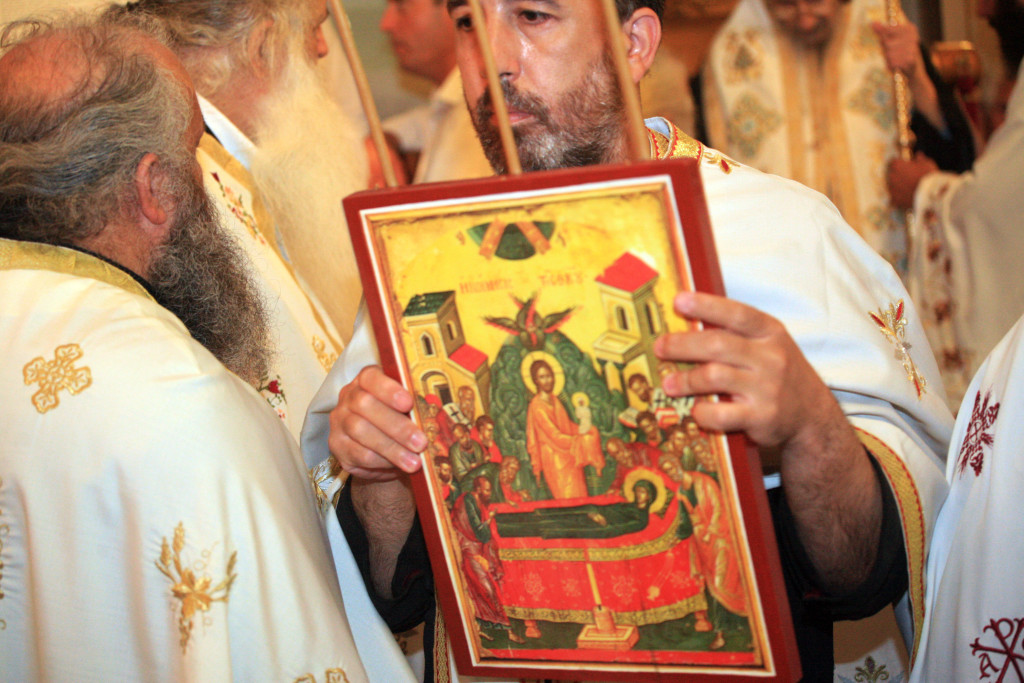 ÁÑÃÏËÉÄÁ-Ìå ôçí êáèéåñùìÝíç ëáìðñüôçôá ãéïñôÜóèçêå êáé öÝôïò óôï ¶ñãïò ç ãéïñôÞ ôçò «ÊïéìÞóåùò ôçò Èåïôüêïõ».(eurokinissi-Âáóßëçò Ðáðáäüðïõëïò)