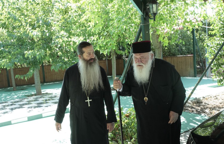 ÃÅÕÌÁ ÔÏÕ ÁÑ×ÉÅÐÉÓÊÏÐÏÕ ÉÅÑÙÍÕÌÏÕ ÓÅ ÓÔÅËÅ×Ç ÊÁÉ ÅÑÃÁÆÏÌÅÍÏÕÓ ÓÅ ÅÊÊËÇÓÉÁÓÔÉÊÏÕÓ ÏÑÃÁÍÉÓÌÏÕÓ//×ÑÇÓÔÏÓ ÌÐÏÍÇÓ