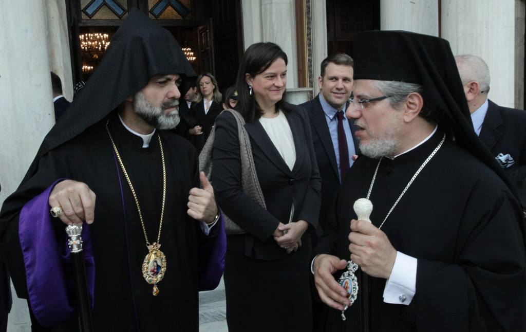 ÌÇÔÑÏÐÏËÉÔÉÊÏÓ ÍÁÏÓ ÁÈÇÍÙÍ -ÄÏÎÏËÏÃÉÁ ÃÉÁ ÔÇÍ ÅÈÍÉÊÇ ÅÏÑÔÇ ÔÇÓ 28çò ÏÊÔÙÂÑÉÏÕ//×ÑÇÓÔÏÓ ÌÐÏÍÇÓ